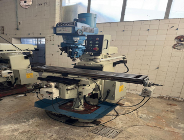 Foto: FRESADORA FERRAMENTEIRA - CLEVER  - ISO 40 - AUTOMATICO NOS 2 EIXOS