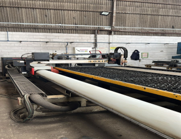 Foto: MÁQUINA DE CORTE PLASMA CNC ALTA DEFINIÇÃO - OXIPIRA - SHAPERUNNER - HPR260XD - MESA 1500X6000 MM