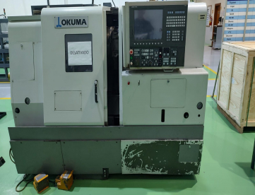 Foto: CENTRO DE TORNEAMENTO - OKUMA - L370 - ANO 2006 - 370 x 500 MM 