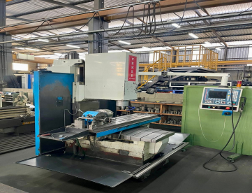 Foto: FRESADORA CNC - VEKER - VK 4400 - ANO 2006 - 1080 x 470 x 500 MM