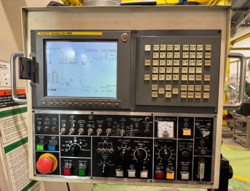 Foto: CENTRO DE USINAGEM VERTICAL - DOOSAN DAEWOO - DMV 4020 - ANO 2004 - 1020 x 510 x 625 MM - COMANDO FANUC