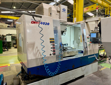 Foto: CENTRO DE USINAGEM VERTICAL - DOOSAN DAEWOO - DMV 4020 - ANO 2004 - 1020 x 510 x 625 MM - COMANDO FANUC