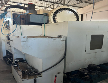 Foto: CENTRO DE USINAGEM VERTICAL - ROMI - D1000 - ANO 2013 - COMANDO FANUC - 1000 x 610 x 640 MM