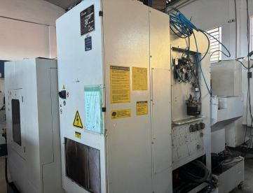 Foto: CENTRO DE USINAGEM VERTICAL - ROMI - D1000 - ANO 2013 - COMANDO FANUC - 1000 x 610 x 640 MM