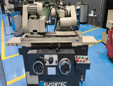 Foto: RETIFICA CILINDRICA - EUROSTEC - M1408 - 300 X 80 MM - ANO 2011 - MÁQUINA MUITO NOVA