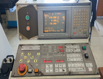 Foto: CENTRO DE USINAGEM VERTICAL - FEELER - FV800 - ANO 1998 - 800 x 500 x 500 MM