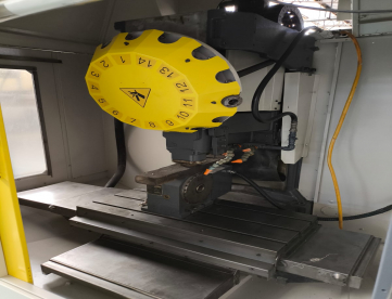 Foto: CENTRO DE USINAGEM VERTICAL ROBODRILL T14 iFl a - COM QUARTO EIXO