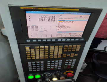 Foto: CENTRO DE USINAGEM VERTICAL - ROMI - D1250 - ANO 2010 - 1270 x 610 x 640 MM - COMANDO FANUC