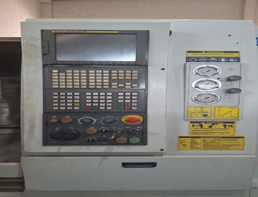 Foto: CENTRO DE TORNEAMENTO - ROMI - E280 - ANO 2005 - COM FERRAMENTAS ACIONADAS