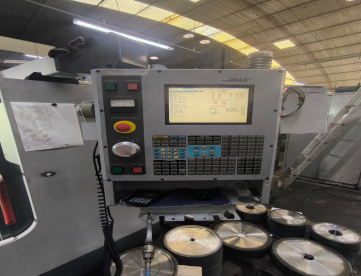 Foto: CENTRO DE USINAGEM VERTICAL - HAAS - VF2 - ANO 2004 - 762 x 407 x 508 MM - COM GARANTIA