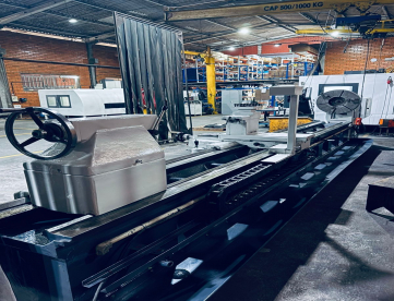 Foto: TORNO MECÂNICO - CLARK - CW 62100C/5000 - 1.000 x 5.000 MM