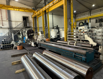 TORNO MECÂNICO - ROMI - MKD - 1.800 x 8.000 MM - COM DIGITAL