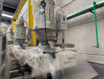 Foto: INJETORA DE PLÁSTICO - WELLTEC - 160Se II - ANO 2019 - COM ROBÔ