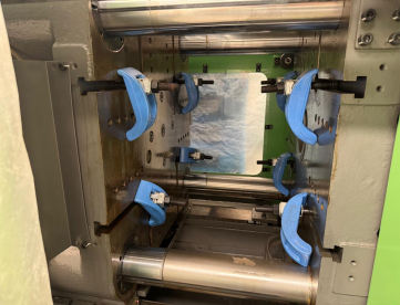 Foto: INJETORA DE PLÁSTICO - WELLTEC - 160Se II - ANO 2019 - COM ROBÔ
