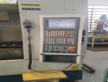 Foto: CENTRO DE USINAGEM VERTICAL - ROMI - D800 - ANO 2010 - 800 x 530 x 580 MM - COM 4º EIXO