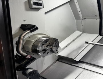 Foto: CENTRO DE TORNEAMENTO - DOOSAN - LYNX 2600Y - ANO 2024 - COM ACIONADAS - TODO FERRAMENTADO