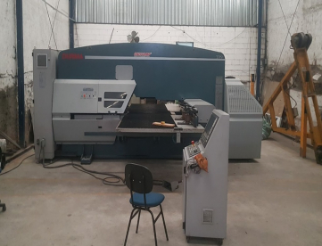 Foto: PUNCIONADEIRA HIDRÁULICA CNC - DURMA - MODELO TP9 - ANO 2007
