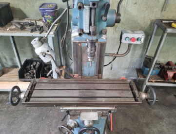 Foto: FRESADORA FERRAMENTEIRA SOGIMA - FF750E - ISO 30 -  400 X 200 X 300MM - ANO 1989