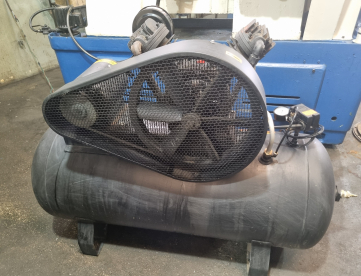 Foto: COMPRESSOR DE AR - CHIAPERINI - MCH 200L AP - ANO 2020