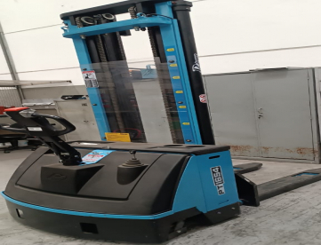 Foto: EMPILHADEIRA ELETRICA PATOLADA - PALETRANS - PT 1654 - ANO 2024 - 1600kg 5,4m COM BATERIA E CARREGADOR 60Ah