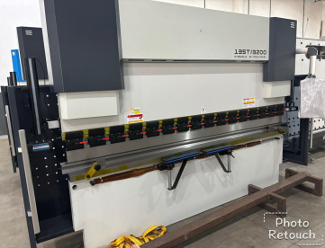 Foto: DOBRADEIRA HIDRAULICA NC - RAYTU - MODELO 135 T X 3200 - ZERO COM GARANTIA - ANO 2025