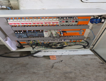 Foto: FRESADORA UNIVERSAL - ROMI - U-30