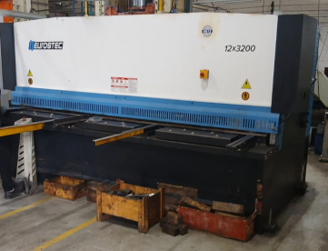 Foto: GUILHOTINA HIDRÁULI EUROSTEC -  MODELO EURO 12X3200 - ANO 2020