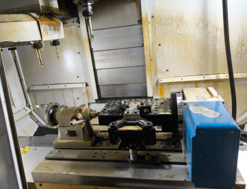 Foto: CENTRO DE USINAGEM VERTICAL - ROMI - D600 - ANO 2024 - COM 4º EIXO - TRANSFERE FINANCIAMENTO