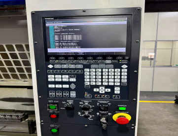 Foto: CENTRO DE USINAGEM VERTICAL - DUPLO PALLET - BROTHER - SPEEDIO R450X1 - ANO 2019