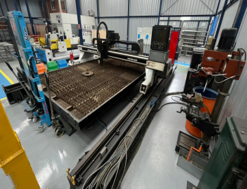 MÁQUINA DE CORTE A PLASMA CNC - OXIPIRA - MASTER 40  ANO 2012 3000X5000MM