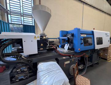 INJETORA DE PLÁSTICO - FCS - HN-125 - ANO 2023