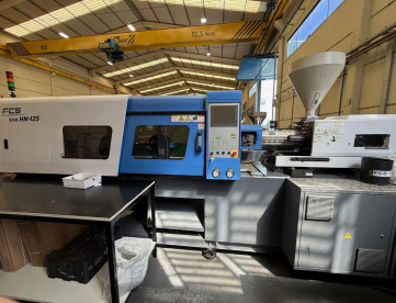 Foto: INJETORA DE PLÁSTICO - FCS - HN-125 - ANO 2023