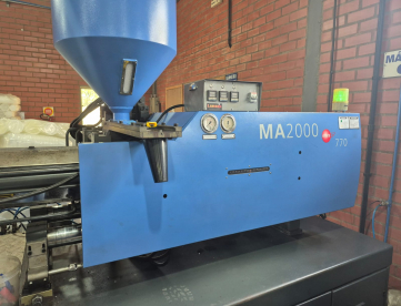 Foto: INJETORA DE PLÁSTICOS - HAITIAN - MA 2000/770 - ANO 2010 - COM SERVO MOTOR - COM NR12 - MUITO CONSERVADA