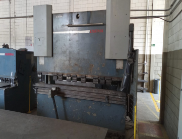 Foto: DOBRADEIRA HIDRÁULICA CNC - DURMA - E30300 -  3050 X 300TON - ANO 2006