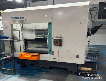CENTRO DE USINAGEM VERTICAL - BROTHER - TC-32BN QT - ANO 2007 - DUPLO PALLET - MESA 600 X425
