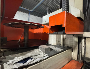 Foto: ELETROEROSÃO POR PENETRAÇÃO - CHARMILLES - ROBOFORM 35 - 500x400mm - ANO 2000