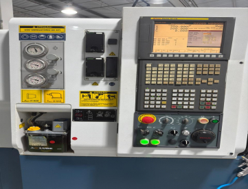 Foto: CENTRO DE TORNEAMENTO - ROMI - GL280M - 540 x 280MM - ANO 2010 - COM FERRAMENTAS ACIONADAS - MÁQUINA MUITO NOVA