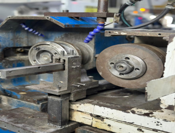 Foto: RETÍFICA CENTERLESS -  BOVI CNC