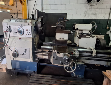 TORNO MECÂNICO - CLEVER - L44120 - ANO 2010 - 1100 x 3000 MM