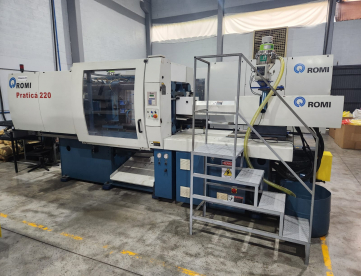 INJETORA DE PLÁSTICOS - ROMI - PRATICA 220 - ANO 2007 - 220 TONELADAS - COM NR12 - E INVERSOR DE FREQUÊNCIA