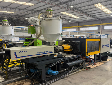 INJETORA DE PLÁSTICOS - HIMACO - ATIS 1500 -740 LHT - ANO 2007- 150 TONELADAS