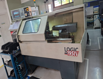 TORNO CNC - NARDINI - LOGIC 195IV -1000 X 220 MM - ANO 2005 - COMANDO MCS