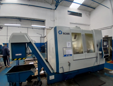 Foto: CENTRO DE USINAGEM - ROMI - D1250 - 1270 X 610 X 640MM - ANO 2019 - 4° EIXO - REFRIGERAÇÃO INTERNA