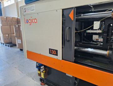 Foto: INJETORA DE PLÁSTICOS - SANDRETTO - LOGICA 770 / 130 TONELADAS - ANO 2013