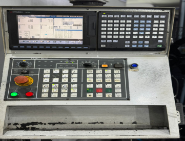 Foto: CENTRO DE USINAGEM - AKIRA SEIKI - V8XP - ANO 2012