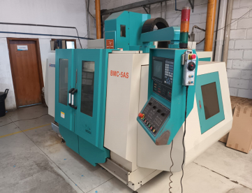 CENTRO DE USINAGEM VERTICAL - SINITRON - BMC-5AS - 1000 X 500 X 550 - ANO 2009