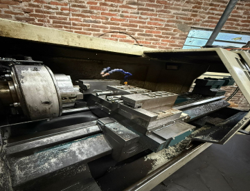 Foto: TORNO CNC - ROMI - CENTUR 30RV - 1000 MM