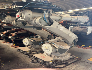 ROBÕS PARA MANIPULAÇÃO E PALETIZAÇÃO-MARCA ABB -MODELO IRB 6700 - ANO 2015