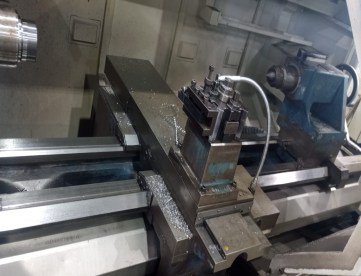 Foto: TORNO CNC - ROMI - MULTIPLIC 40A - ANO 2004 - 685 x 2000 MM - PLACA E PONTO MANUAL -COMANDO FANUC