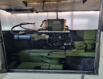 Foto: AFIADORA CNC - MAKINO 7 EIXOS - MODELO CNJ-10-SB - PARA FABRICAR E AFIAR FERRAMENTAS - COMANDO FANUC - ANO 1991